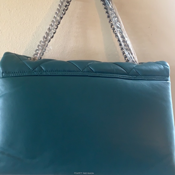 Kurt Geiger London Kensington XXL KENSINGTON  Soft Quilted Leather Shoulder Bag - Picture 8 of 11
